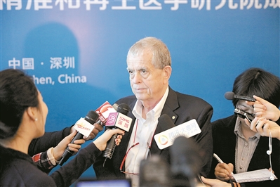 “我们将会在港中大(深圳)整合生物医学工程、化学、大数据、计算机科学等学科资源,培养出懂得合理运用资源、有团队协作精神的跨学科研究型人才。” ——切哈诺沃教授对研究院的发展寄予厚望