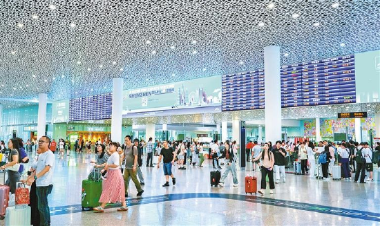 2024年深圳机场年旅客吞吐量首次突破6000万人次