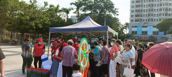 主任刘元喜,燕罗街道党工委委员,人民武装部部长,二级调研员龚贵祥