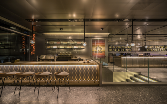 门店二层的茶瓦纳™吧台提供耳目一新的茶饮体验