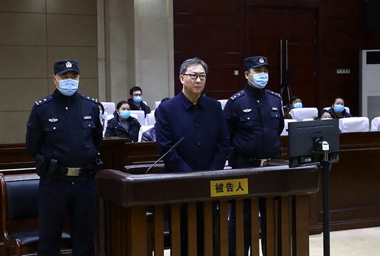 原国电集团副总经理谢长军受贿案一审开庭