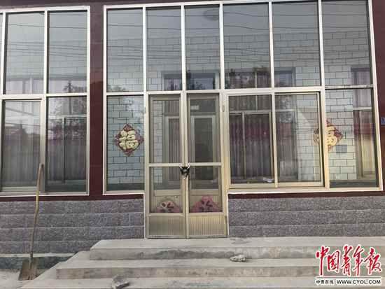 杨家大门。中国青年报·中国青年网记者 王嘉兴/摄