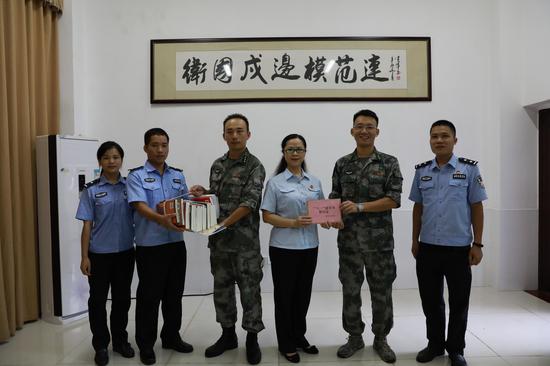慰问子弟兵