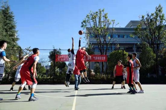 官渡法院和官渡税务局开展篮球、排球联谊赛