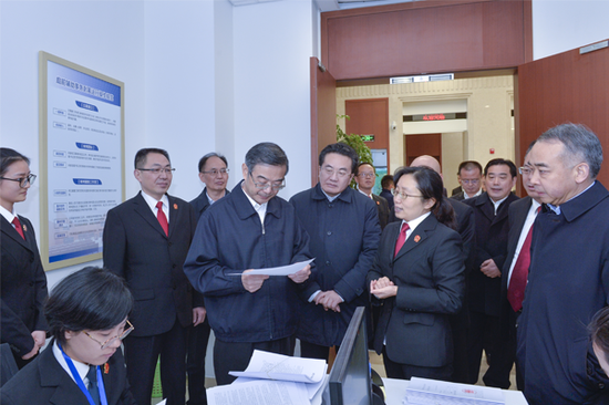 周强:为经济高质量发展营造良好法治环境