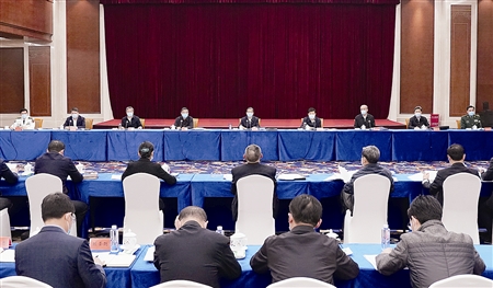 图为4月21日,中共中央政治局委员、中央政法委书记、平安中国建设协调小组组长郭声琨主持召开平安中国建设协调小组第一次会议并讲话。郝 帆 摄