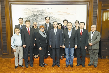 图为周强会见萨尔瓦多最高法院代表团。孙若丰 摄