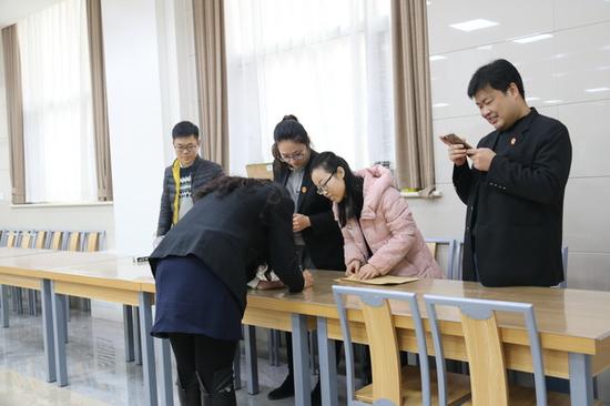 藁城法院组织举行猜谜语 迎元旦活动|猜谜语