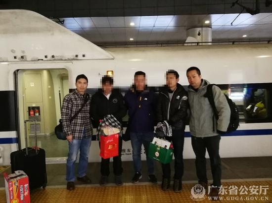 工厂的老总_老总办公室图片(2)