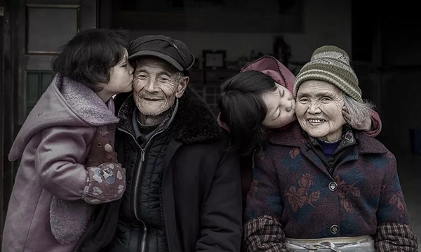 二等奖：《祖孙乐》 作者 李*兰