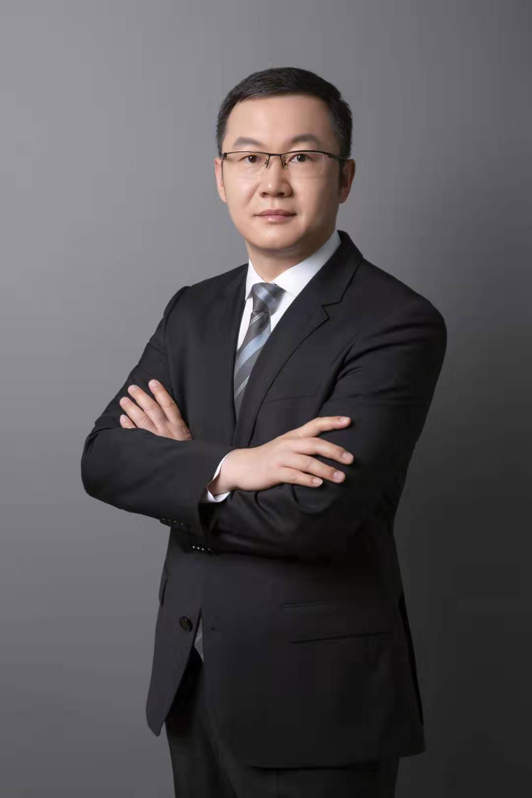 刘劲松，经济学博士，工银理财副总裁