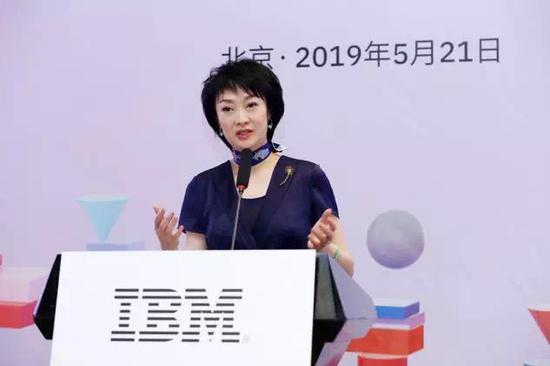IBM全球副总裁、大中华区首席营销官周忆演讲