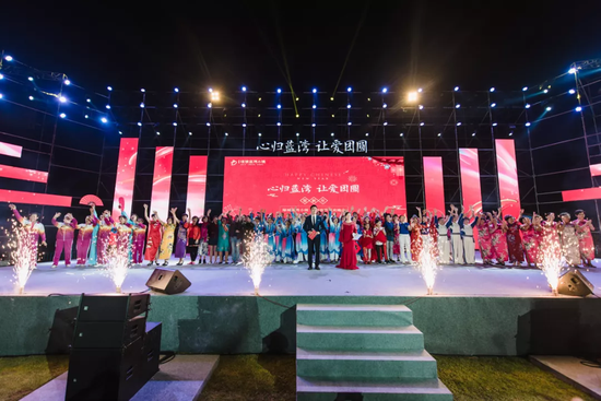 小镇春晚