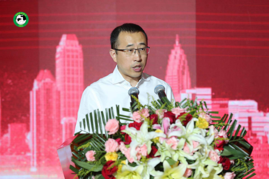 (卢敏放在2019中国奶业大会上致辞)
