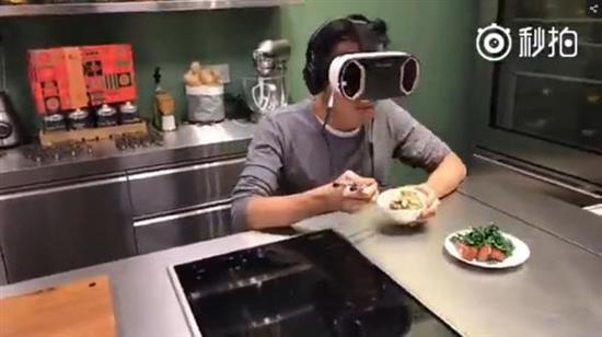 谢霆锋一边吃饭一边看王菲演唱会VR直播，不知道他坚持了多久
