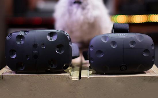  Vive DK1 (左)， Vive pre（右）