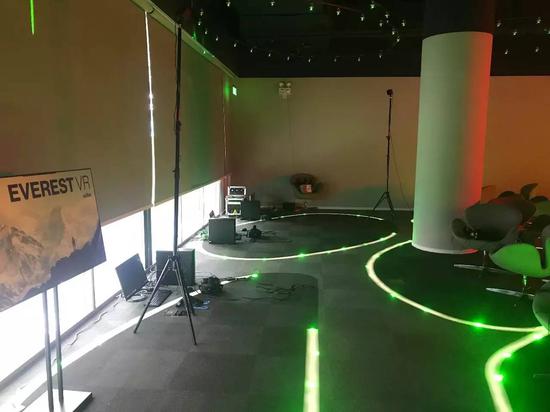 硬要说的话,场地中这个由3D打印技术建造球形体验区域,可称作该影院的最大亮点,颇具特色。