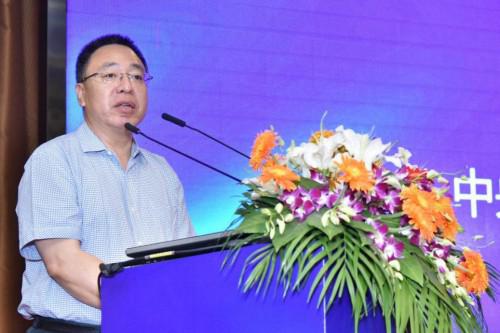 图7：中央电化教育馆副馆长韩骏总结致辞