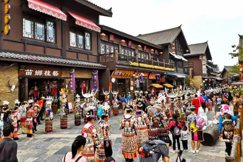 丹寨县有多少人口_丹寨 惊变5年 ,非遗文旅的商业逻辑和创富之道