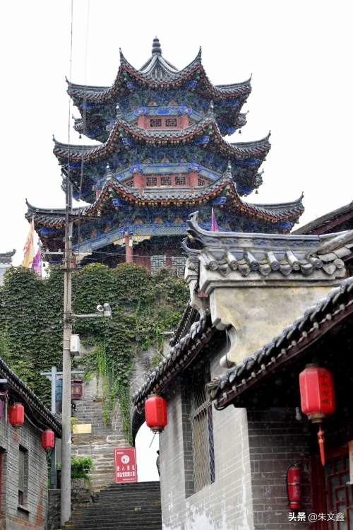 在汉江畔石泉古城听雨,一座最爱的烟火气的文化小城