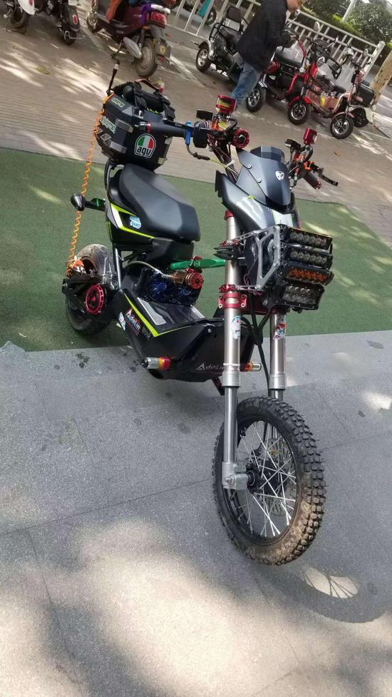 改装大咖丁加宾玩雅迪玩出事业