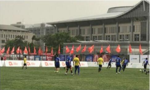 北京大学举办校友足球联谊赛 爸爸的选择回归