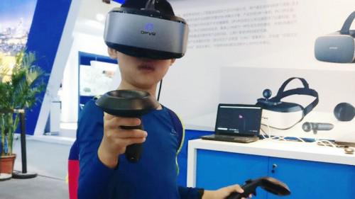 身临其境的VR技术逐渐成为教育、医疗、旅游领域的新趋势