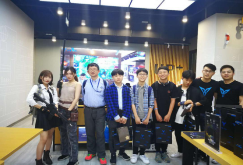 登顶吃鸡!迪信通全民吃鸡大赛圆满落幕