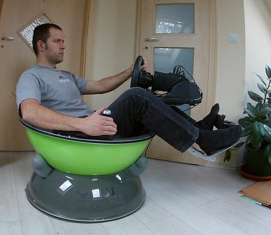 世界最小VR座椅Yaw VR登陆Kickstarter，可实现3DoF追踪