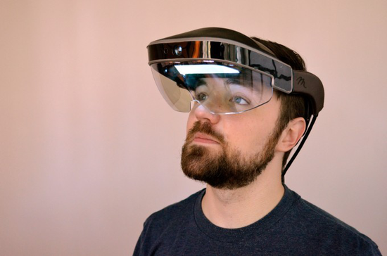 2016年面世的Meta 2 AR眼镜