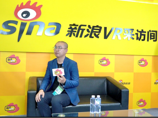 浪潮智能终端有限公司解决方案经理刘建国接受新浪VR采访