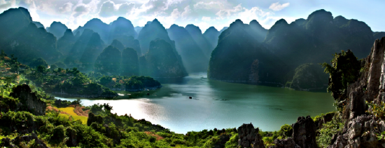 黔西南州万峰湖风景区 张霆/摄