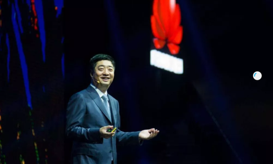 他认为,未来,“零搜索”和“超视觉”将成为技术趋势。