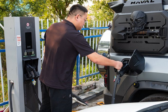 电动汽车尖峰时段充电