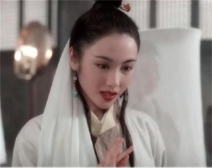 黎姿是中国香港著名的演员、歌手