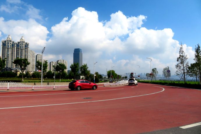 从802路公交车七贤路东站走到澐璟国际社区公园