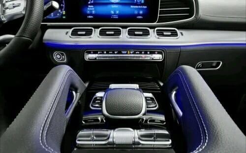 全新奔驰GLE，抢先体验内饰设计风采，豪华感十足