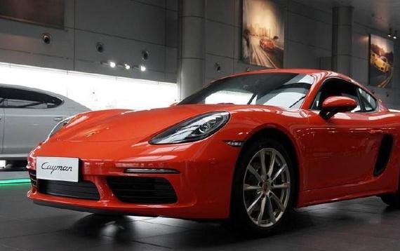 保时捷718驾驶乐趣十足, 内饰酷炫回头率高