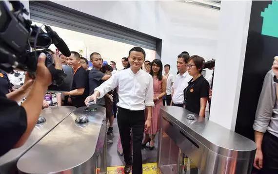 愿望成真, 中国首家汽车超市开业, 4S店遭到暴击!