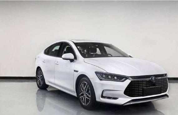 比亚迪接连发大招，颜值不输奥迪，油耗仅1升，网友表示终于来了