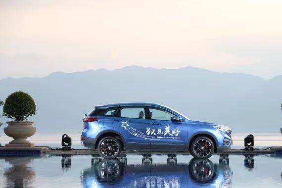 奔腾第一款A级SUV SENIA R9上市 售价为8.39万元-12.59万元