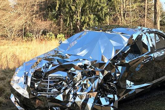 最贵的S级奔驰，价值千万却不能开，网友：在国内能造出一样的！