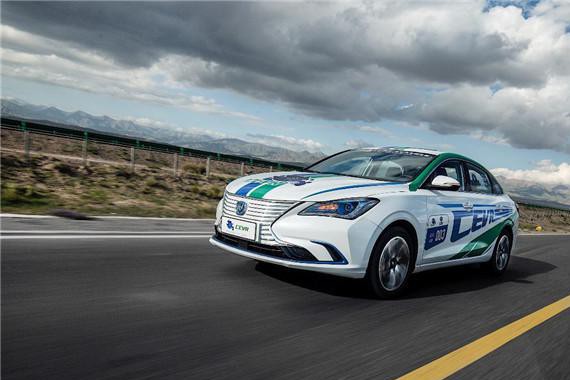 颜值与智能兼具 逸动EV460环青海湖挑战赛彰显“长安力量”