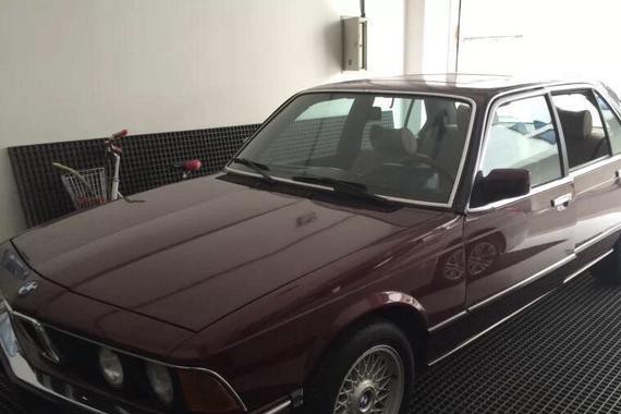 30前的手动挡宝马7系, 天窗还是手摇的, 越看越喜欢