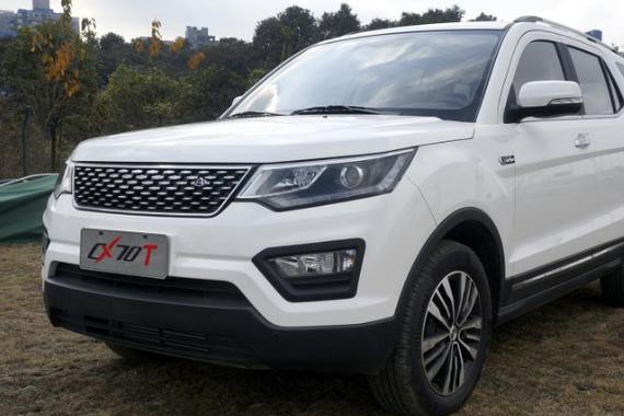 价格不到6万配路虎造型，与五菱宏光同样后驱7座，拖货家用两不误