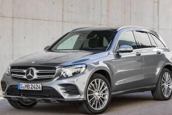 奔驰这次火了！新车档次感碾压Q3，9AT配四驱，仅26万还买啥途观