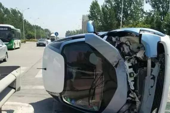 这是闹那般, 众泰E200刹车失灵安全气囊未弹出