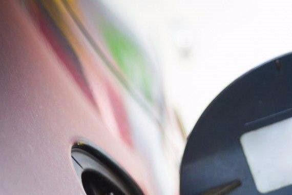 加油站公然卖不达标汽油，厂家配合演出心照不宣！