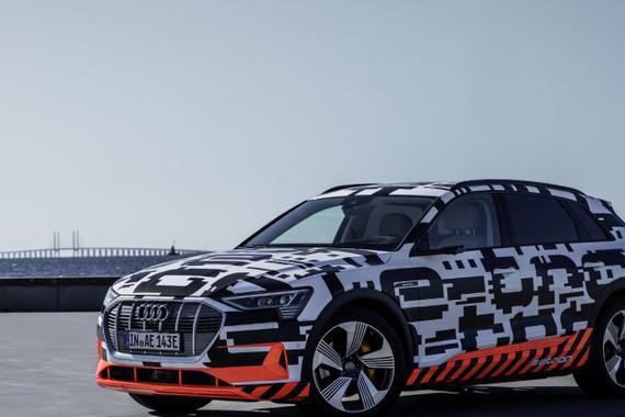 奥迪e-tron内饰官图发布 标配空气悬架