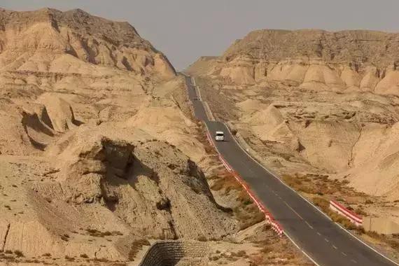 “中国最美公路”终于全线通车：南北疆的美可以一路看下去！